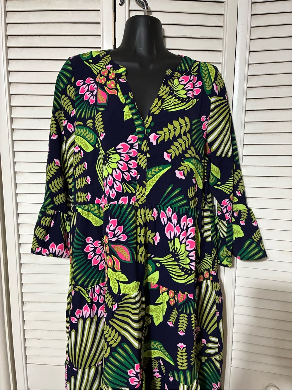 Michelle McDowell SM Navy tropical floral print Tiered V-Neck Women's Dress